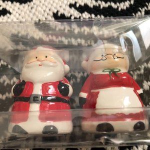 Mr. Claus Mrs. Claus Christmas Winter Salt Pepper Shaker
